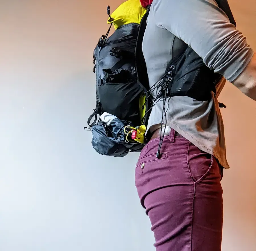 Hauteur dans le dos du sac de trail X8 - 18L d'Instinct