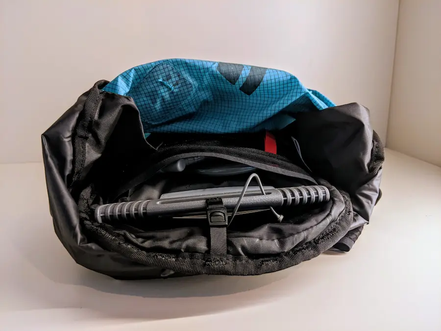 Compartiment d'un sac de trail pour la poche d'eau