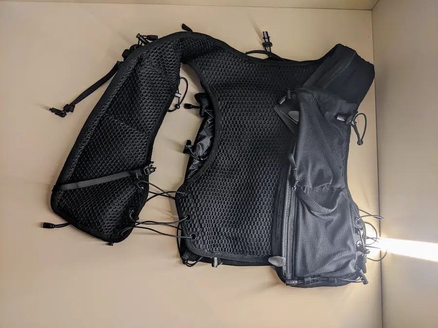 Intérieur d'une veste de trail, noir