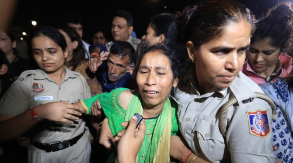 Your PEEK Into The Day: 5 Stories That Deserve The Front Page