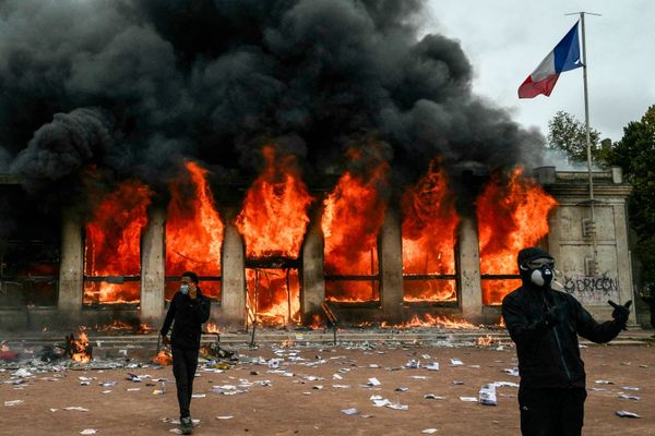 Your PEEK Into The Day: 5 Stories That Deserve The Front Page
