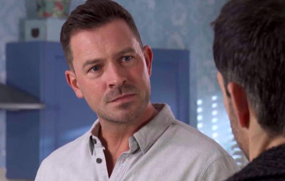 Hollyoaks Darren Osborne Fights To Bring Charlie Home