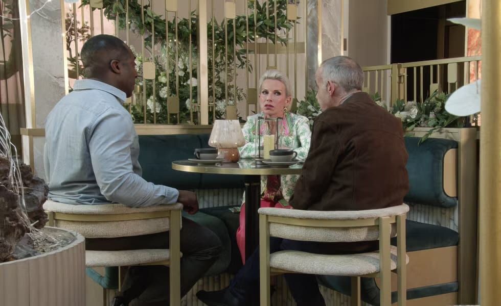Coronation Street Ronnie Refuses To Give Up On Debbie Webster