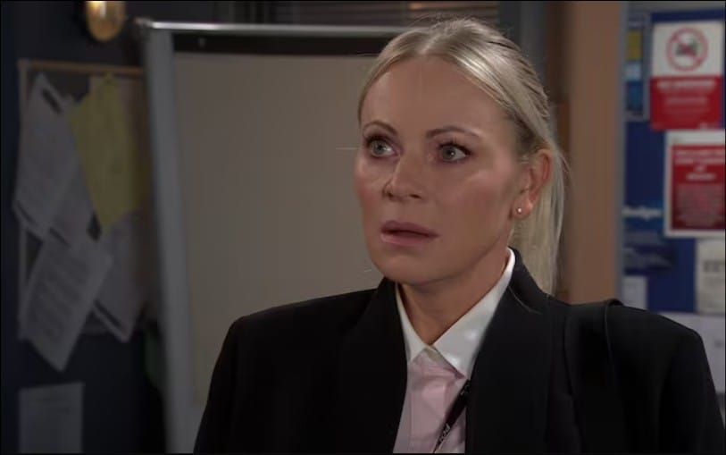 Coronation Streets Lisa Takes A Closer Look As Gary Faces Growing Scrutiny