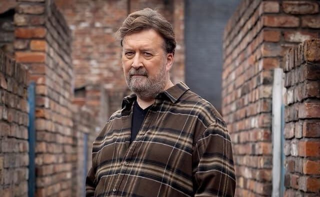 Coronation Street's Ross Makes Tyrone His Priority As Tracy Romance Hits Trouble