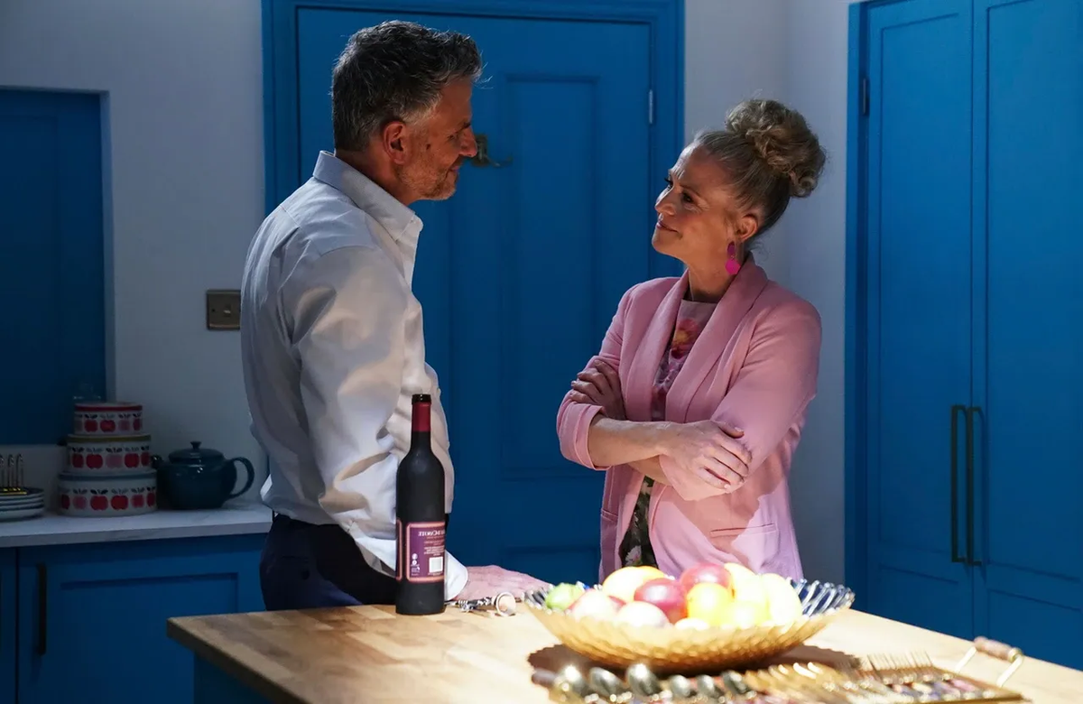 EastEnders’ Linda Carter Gets A Fresh Start As Clive Masters Arrives In Walford