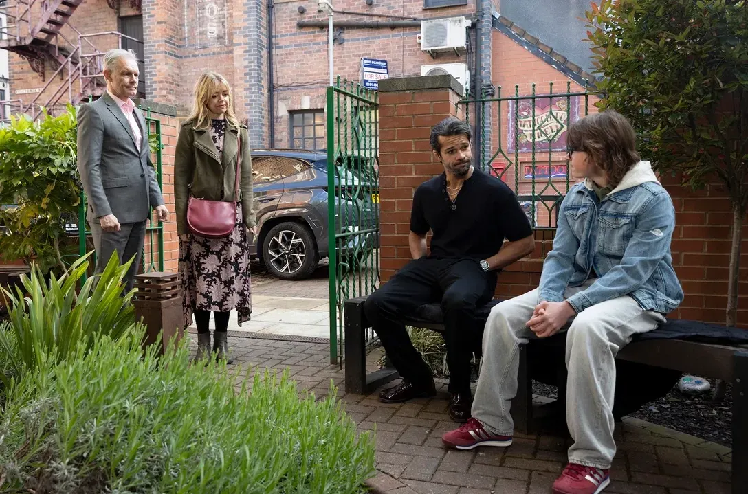 Coronation Street's Sam opens up to Idris about fears after diagnosis