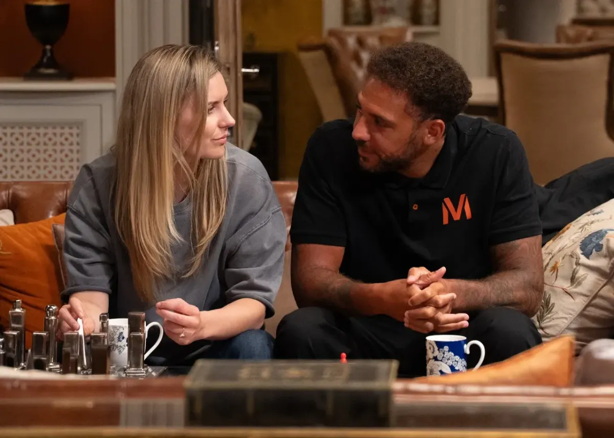 Emmerdale's Dawn and Billy share shock kiss as Joe arrives