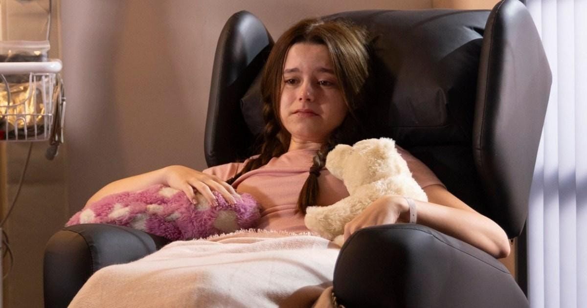 Coronation Street's Lisa and Carla unite as Betsy returns home after stroke