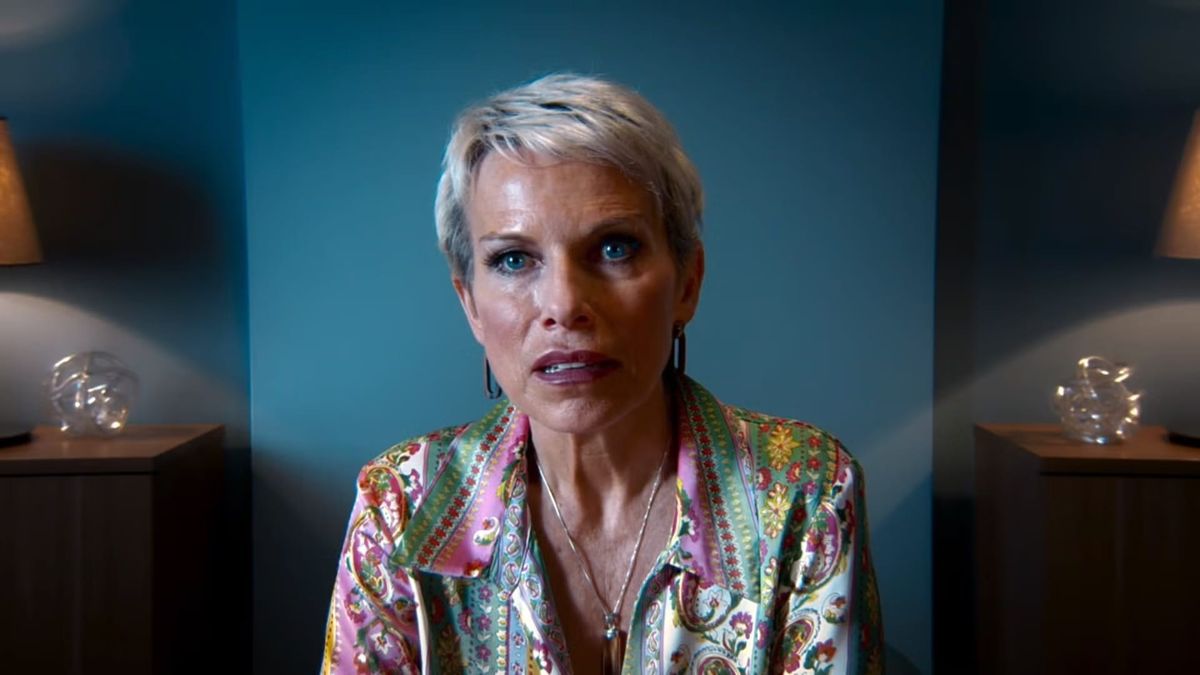 Coronation Street’s Debbie left shaken after heartbreaking hotel encounter