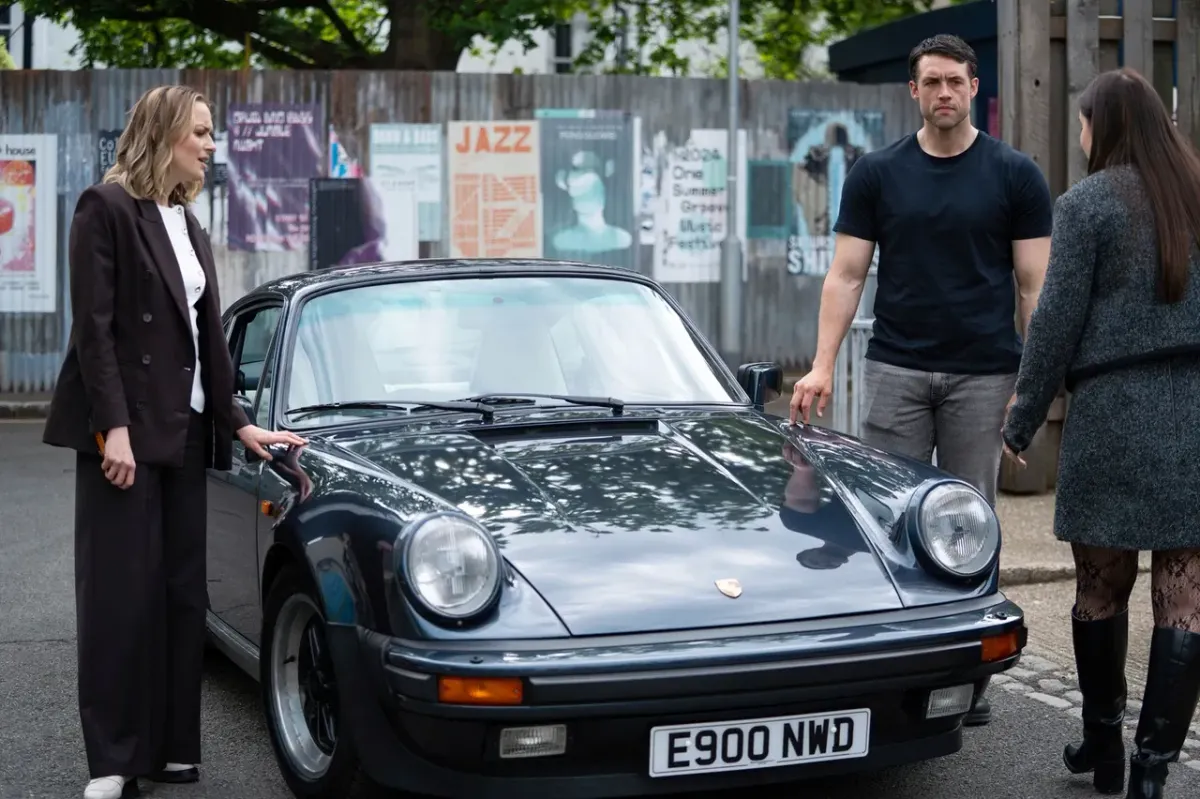 EastEnders' Peter Beale dragged into dangerous stolen car scheme after Lauren revelation