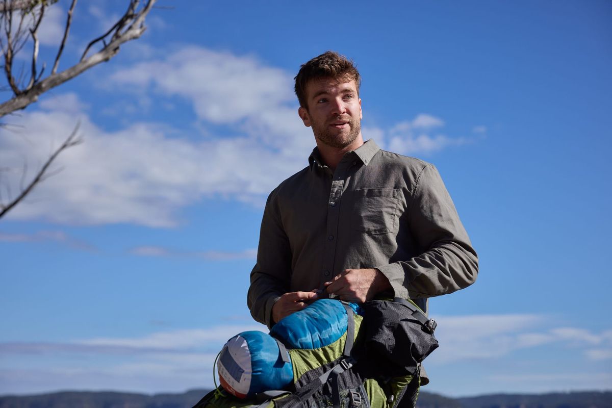 Home and Away Levi takes dangerous risk with injured hand