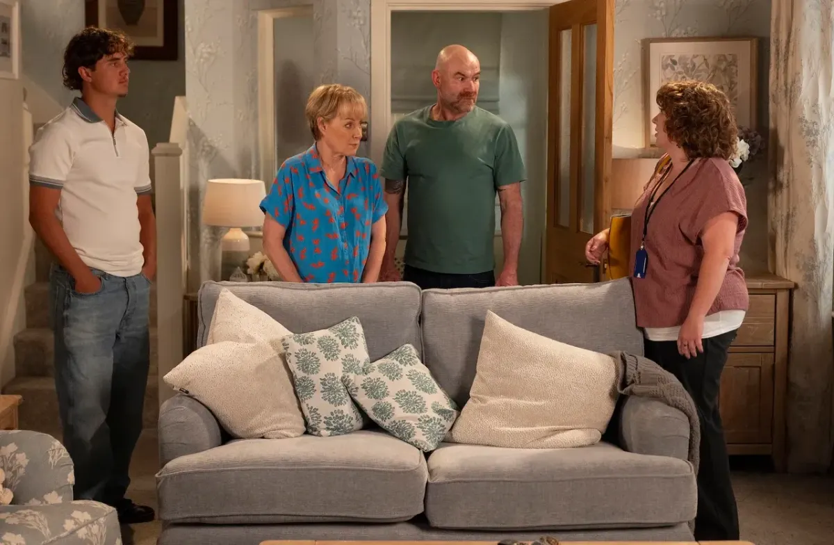 Coronation Street's Sally makes life changing decision as Lucy needs a new family