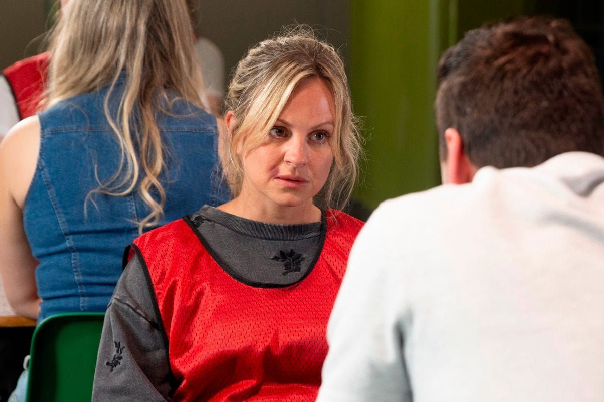 Coronation Street Sarah Betrayed as Prison Friend Turns Blackmailer