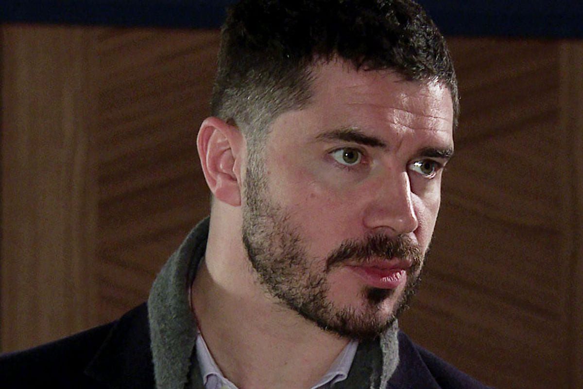 Coronation Street Adam Confronts Kit Over Harry Crisis
