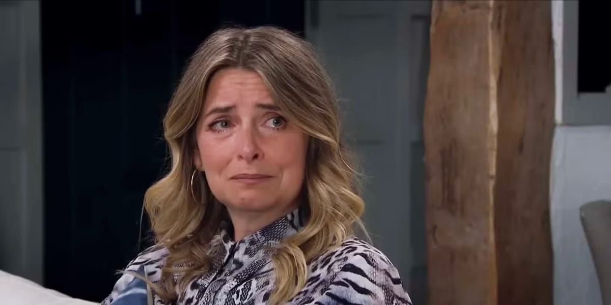 Emmerdale Sarah Cracks as Charity Takes Murder Blame
