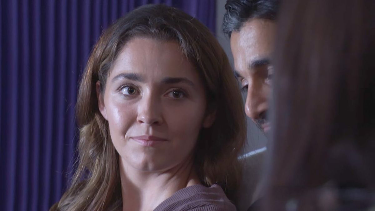 EastEnders Penny Branning Gives Birth as Vinny Misses Labour