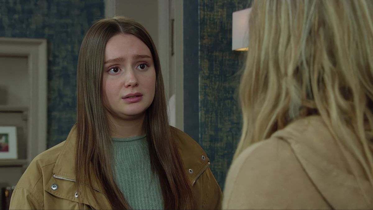 Emmerdale Charity begs Sarah for forgiveness after blackmail frees her
