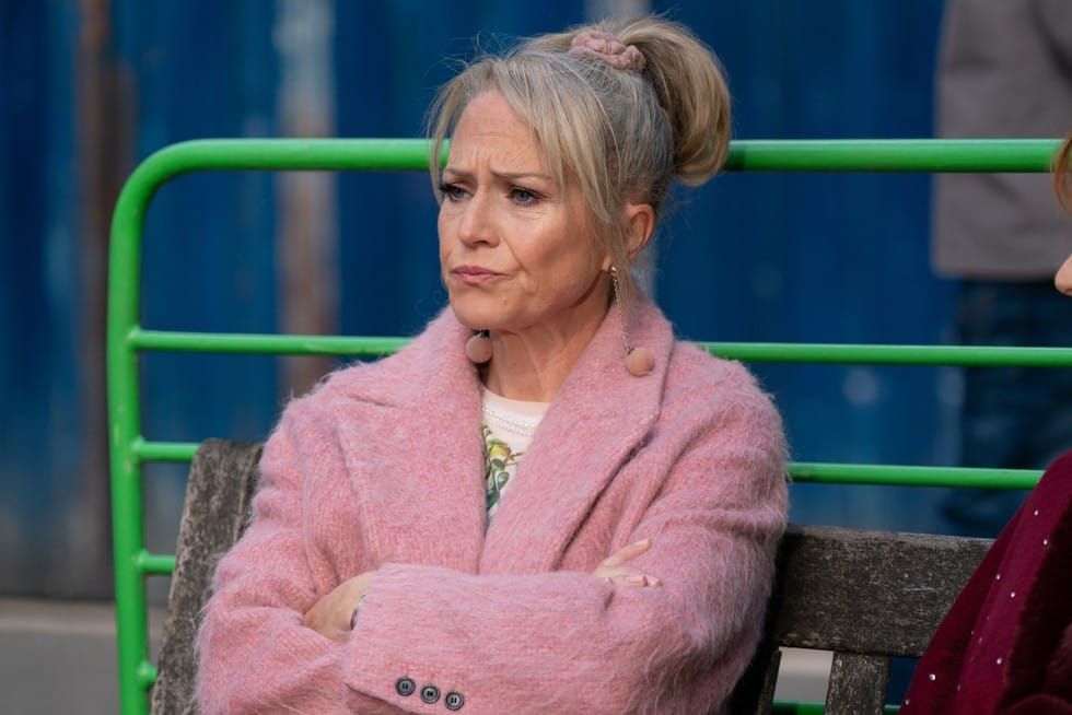 EastEnders Prepares for Major Carter Family Exits as Linda and Johnny Leave Walford