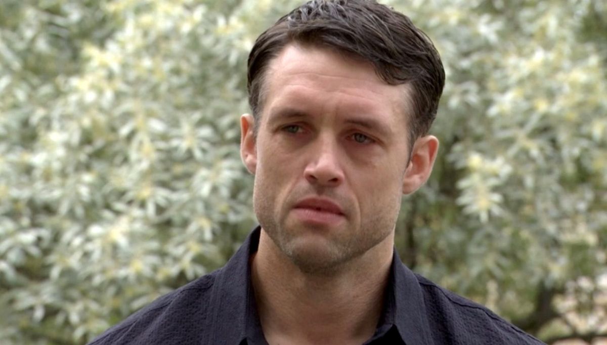 EastEnders fans furious as Mark attacks Ryder to protect his affair with Lauren