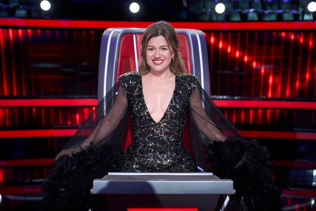 Kelly Clarkson wants AI musicians on separate chart