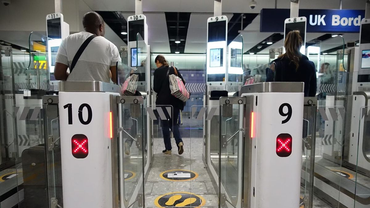 UK Airports Introduce Contactless eGates That Could Make Arrivals 25% Faster