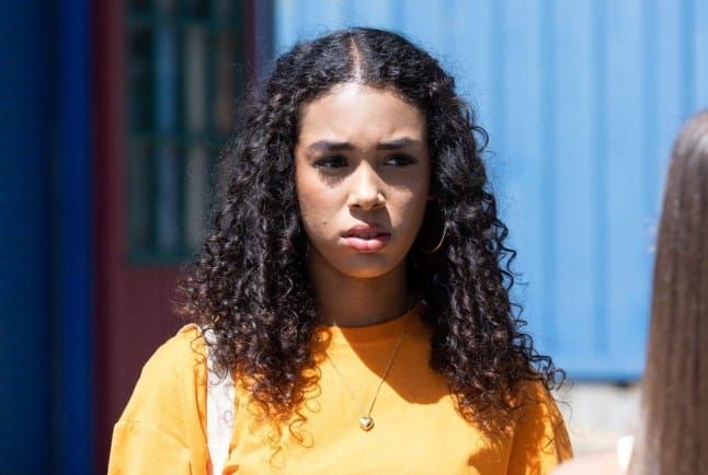Hollyoaks' Vicky returns home and Frankie knows something is wrong