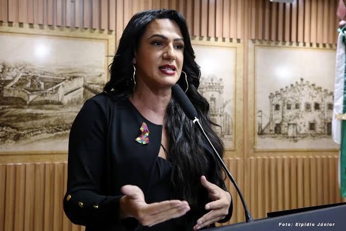 Thabatta Pimenta makes trans history in Brazil vote