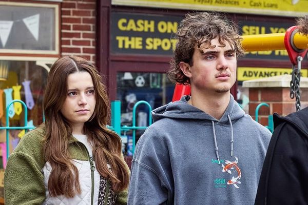 Coronation Street's Betsy Swain Caught Up In Precinct Threat As Brody Faces Gang Confrontation