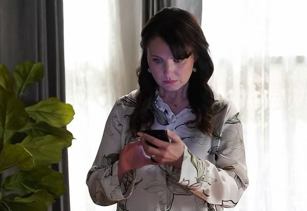 EastEnders' Honey Mitchell Is Forced To Choose Between Her Husband And Best Friend