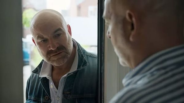 Coronation Street's Tim Metcalfe faces heartbreaking family dilemma after Richie's murder arrest