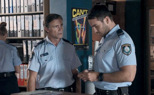 Home and Away: David Threatens Cash After Discovering His Daughters’ Secret Plan