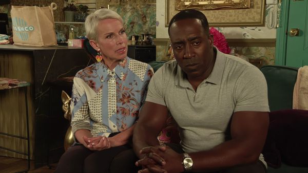Coronation Street's Debbie breaks Ronnie's heart with difficult request