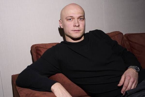 Artificial reviews single out Yura Borisov as AI drama’s real star