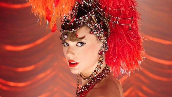 Taylor Swift sings The Fate of Ophelia live for the first time at the Academy Museum Gala