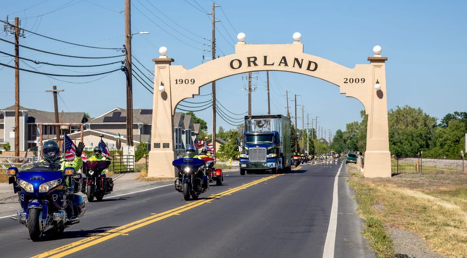Thousands line the roads as The Wall That Heals arrives in Orland