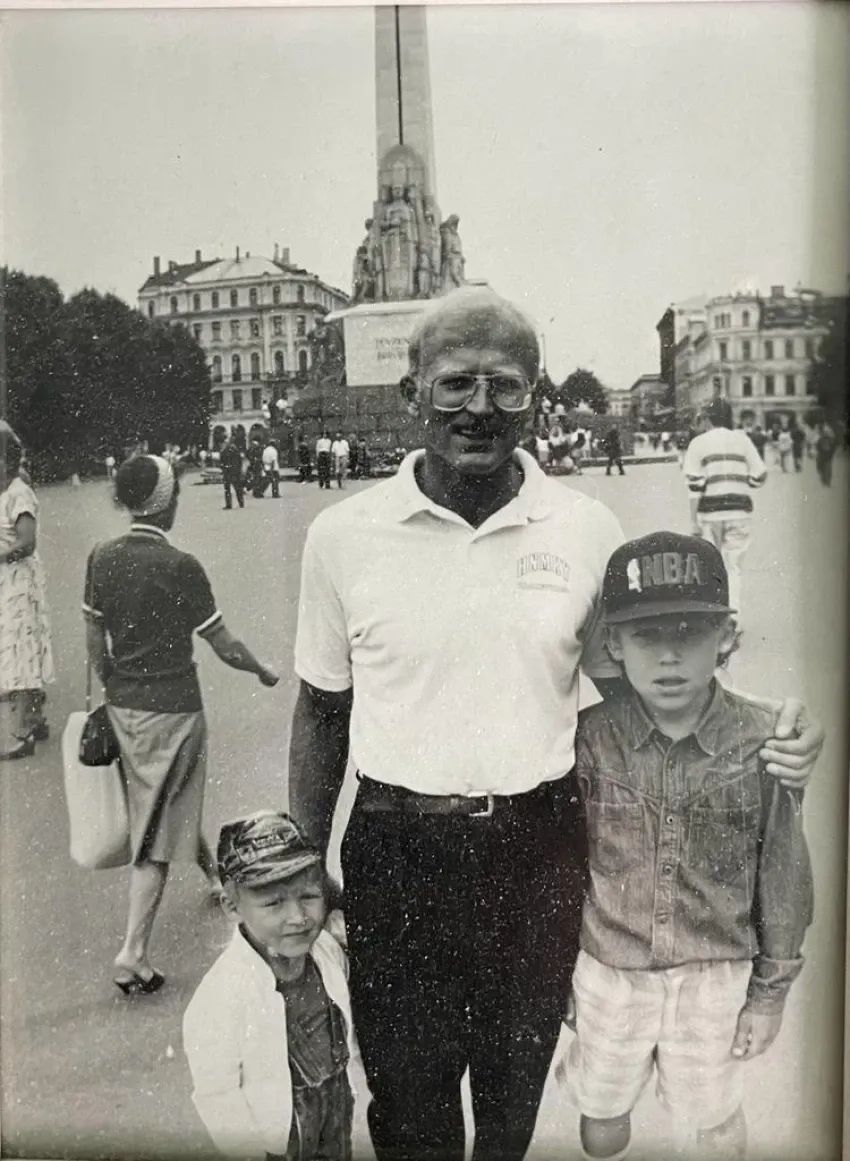 Pirmais basketbola treneris
