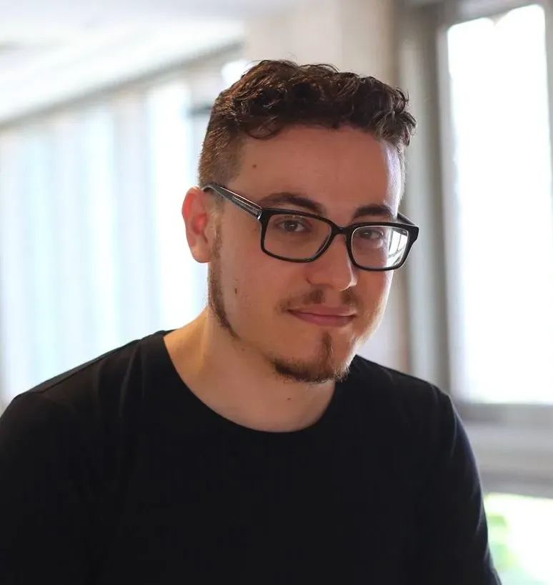 https://storage.ghost.io/c/83/c1/83c1a5cb-44ae-4c46-a80e-26053b5a966a/content/images/2026/01/URI_WELTMANN-headshot-3423-e1707302049669.webp