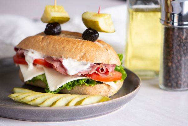 Roast Beef Sandwich & Creamy Horseradish