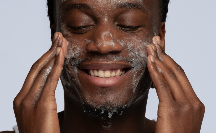 Bien nettoyer son visage - Acne edition