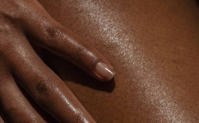 Image de : Pourquoi ma peau pèle ? Causes et solutions détaillées