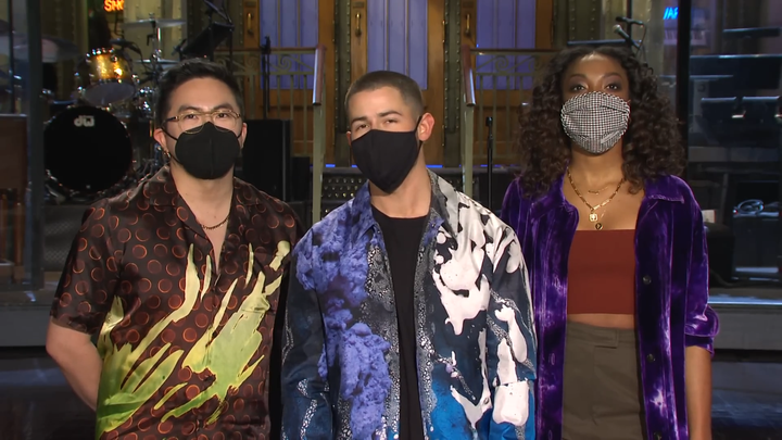 Just A Quick Reminder That SNL Is Paying Its Audience To Be There