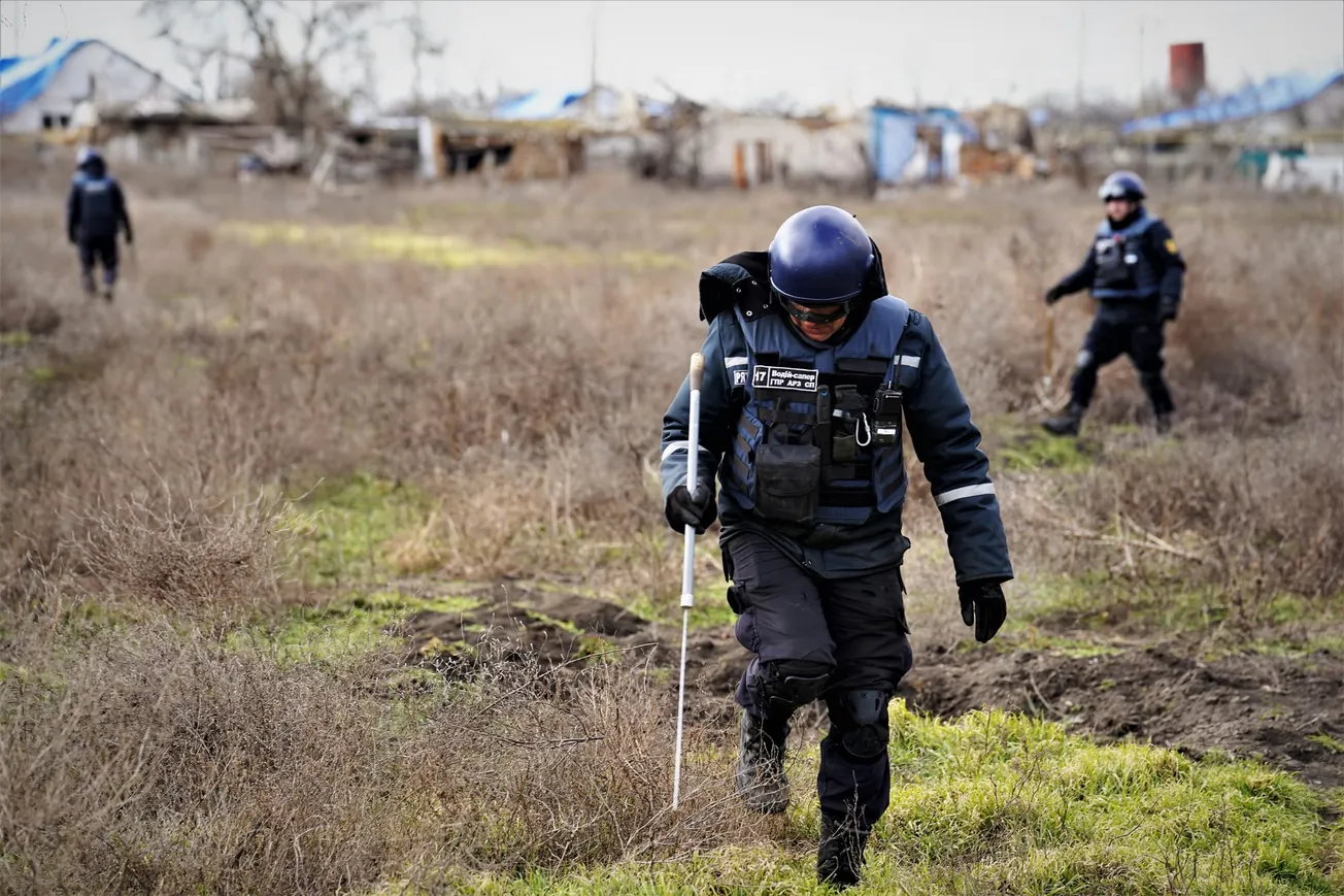 Ukraine’s $28 billion demining challenge opens market for drones, sensors and AI