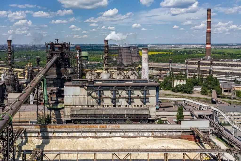 Russian missile strike kills 2, partially halts output at ArcelorMittal Kryvyi Rih