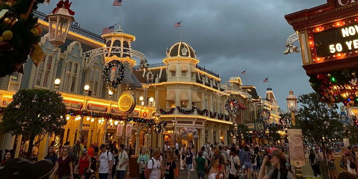 How to Plan a Walt Disney World Day Around the Weather, Park Hours, and Early Entry