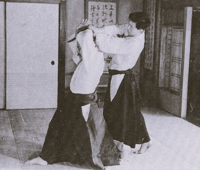 Chapitre III - Les kajos dans Budō #4 - Loi n°1 (一法) : shiho nage - ikkyo