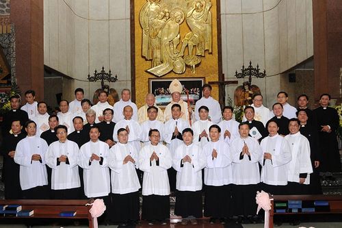 Điểm khác nhau giữa dòng tu, tu hội đời và tu đoàn tông đồ