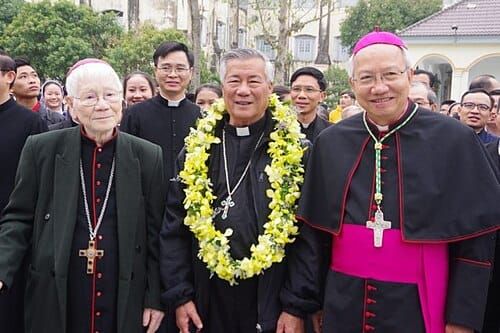 Tiểu sử đặc biệt: Đức Cha Anphong Nguyễn Hữu Long – Người mục tử “Mang vào mình mùi chiên” giữa muôn vàn thách thức