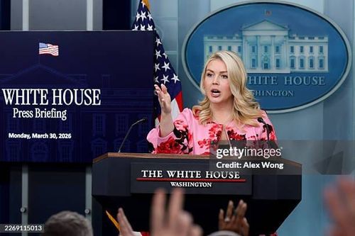 Nhà Trắng: Cầu nguyện cho quân nhân là hành động "cao quý", không có gì sai trái.