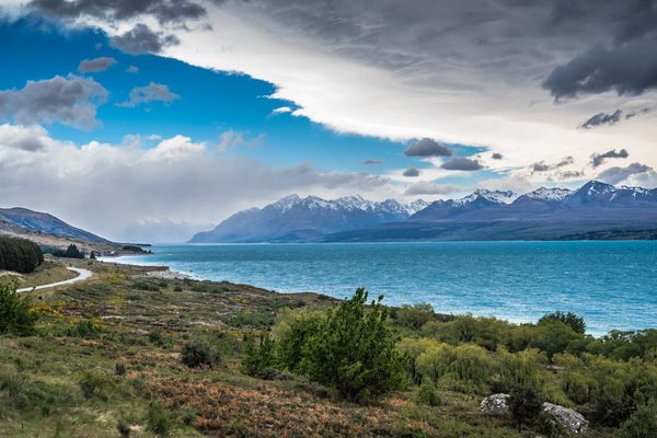 A Day in the Life of an Amazon Tech Director Poaching a Senior Engineer